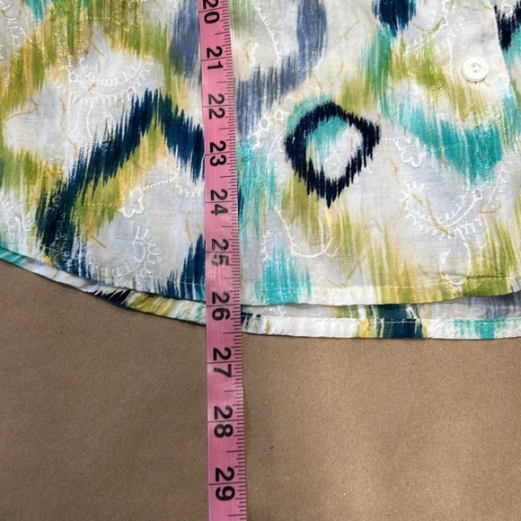 Alfred Dunner Geometric White/Turquoise/Blue Button Up Blouse Sz 18W - Picture 10 of 11